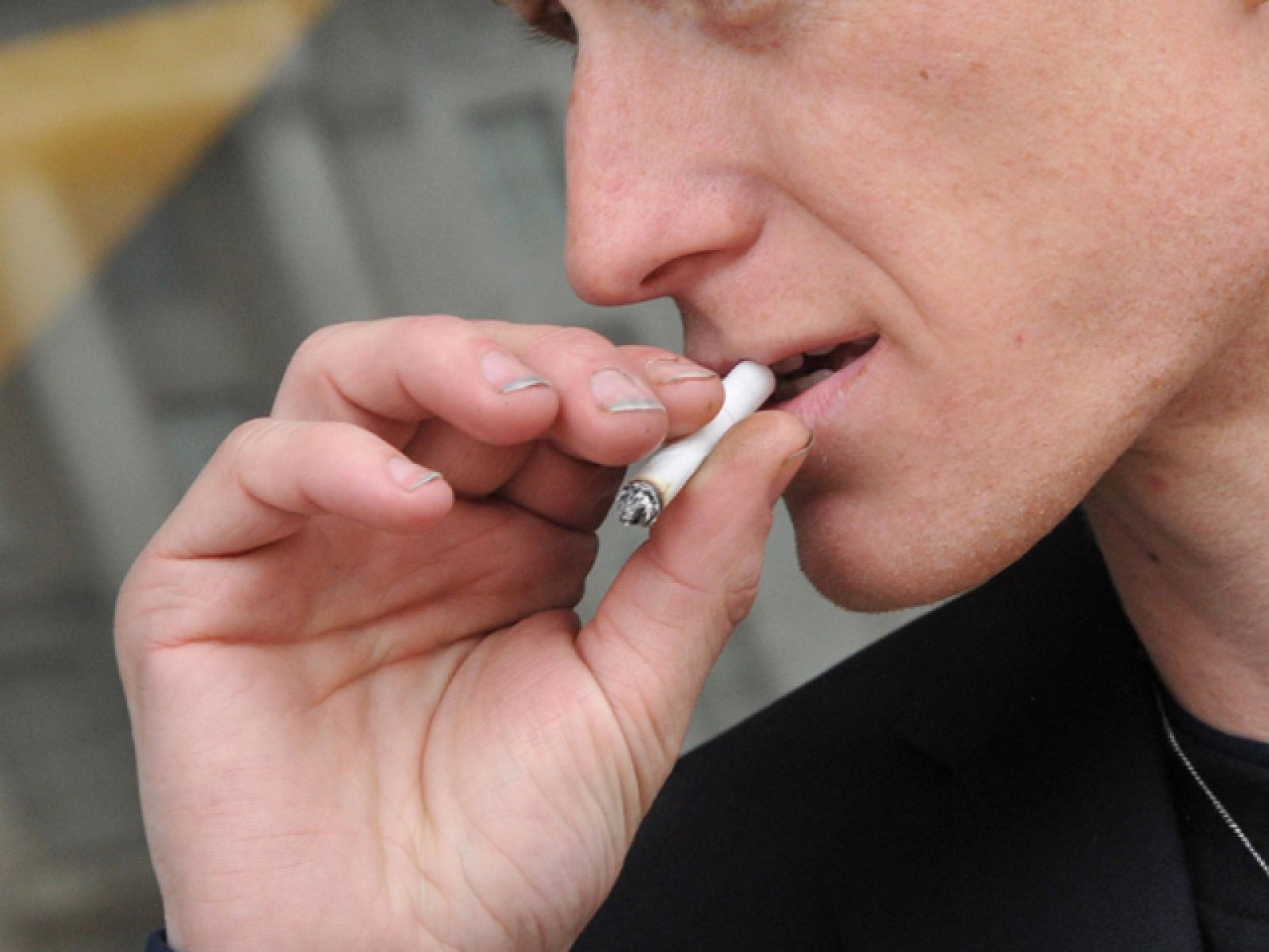 A la venta los cigarrillos que se apagan solos si no se aspiran