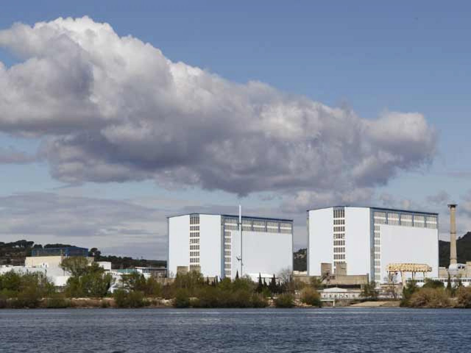 El catedrático de Tecnología Nuclear de la Universidad Politécnica de Madrid, Agustín Alonso, ha compartido con el Canal 24 Horas su impresión sobre el accidente que este lunes ha tenido lugar en un complejo nuclear en Marcoule, al sureste de Francia