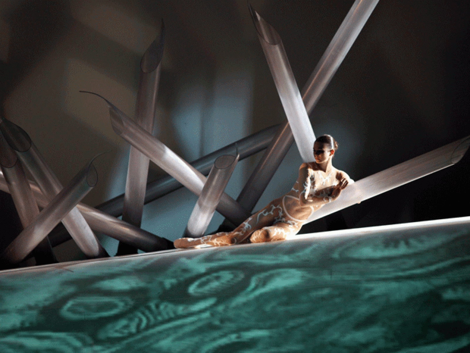 Una selección de las imágenes más bellas de 'La Belle', una de las mejores producciones de Maillot