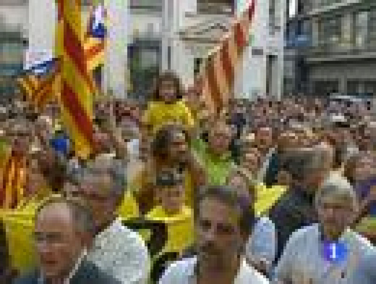 Telediario 1: En Cataluña, el primer día de clase ha estado marcado por el auto judicial que obliga a utilizar también el castellano | RTVE Play