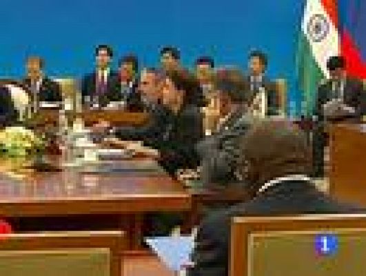 Telediario 1 - Los BRIC, en ayuda de la UE