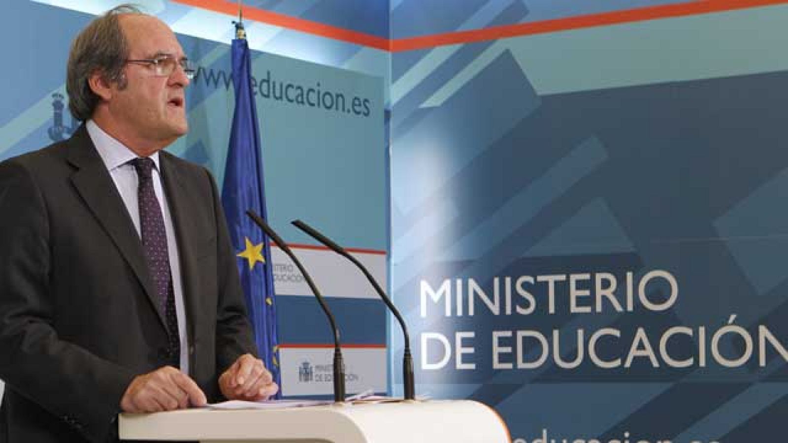 Esperanza Aguirre pide la dimisión del ministro de Educación