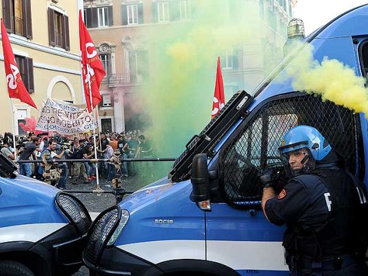 Informativo 24h - Italia da luz verde definitiva al plan de ajuste entre protestas