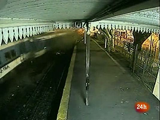 Informativo 24h - Nuevas imágenes del choque entre un tren y un autobús en Argentina