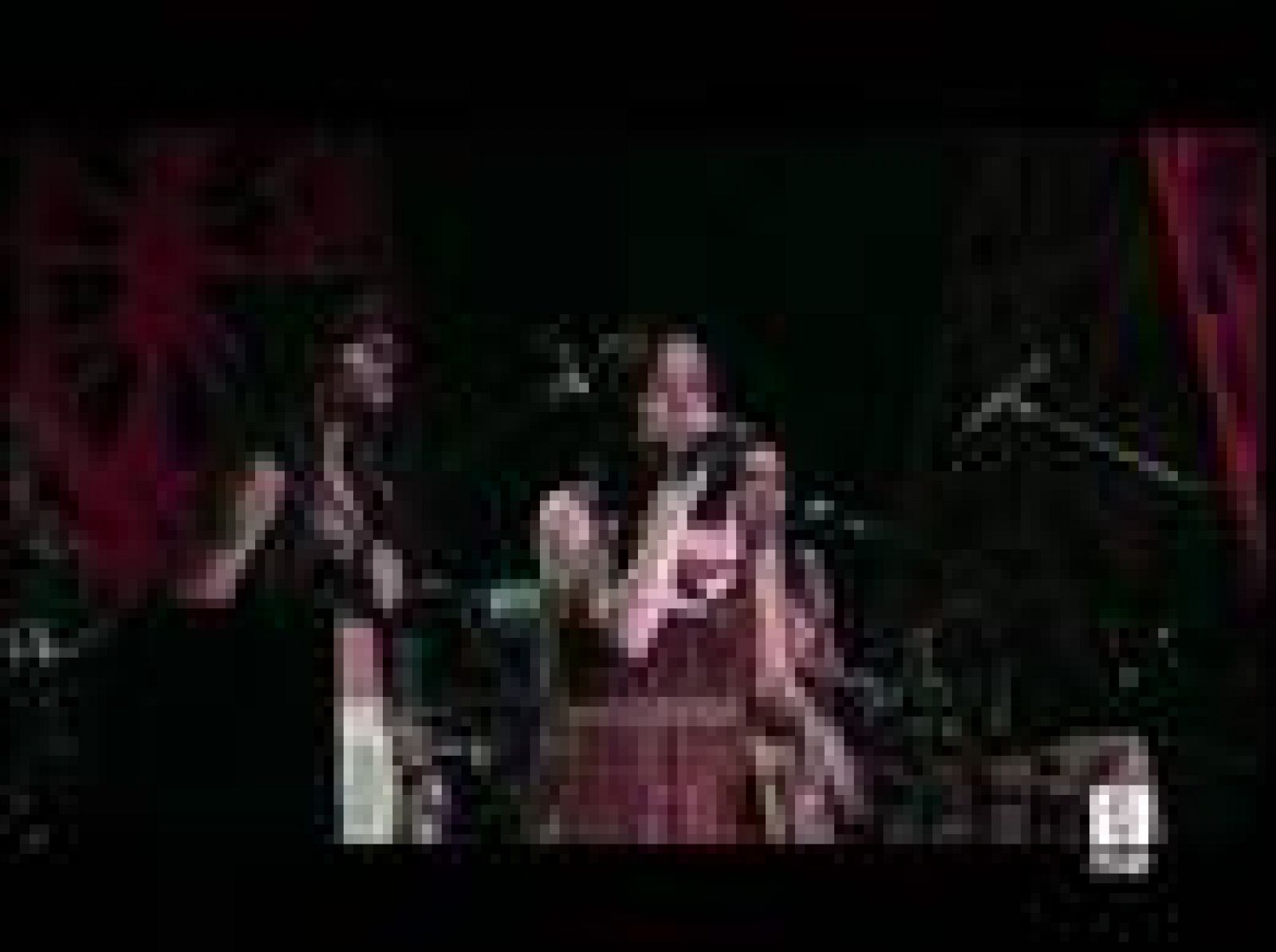 La mexicana Julieta Venegas ha pasado por España para presentarnos su nuevo disco, en el que colaboran la española la Mala Rodríguez o el argentino Gustavo Santaolalla.