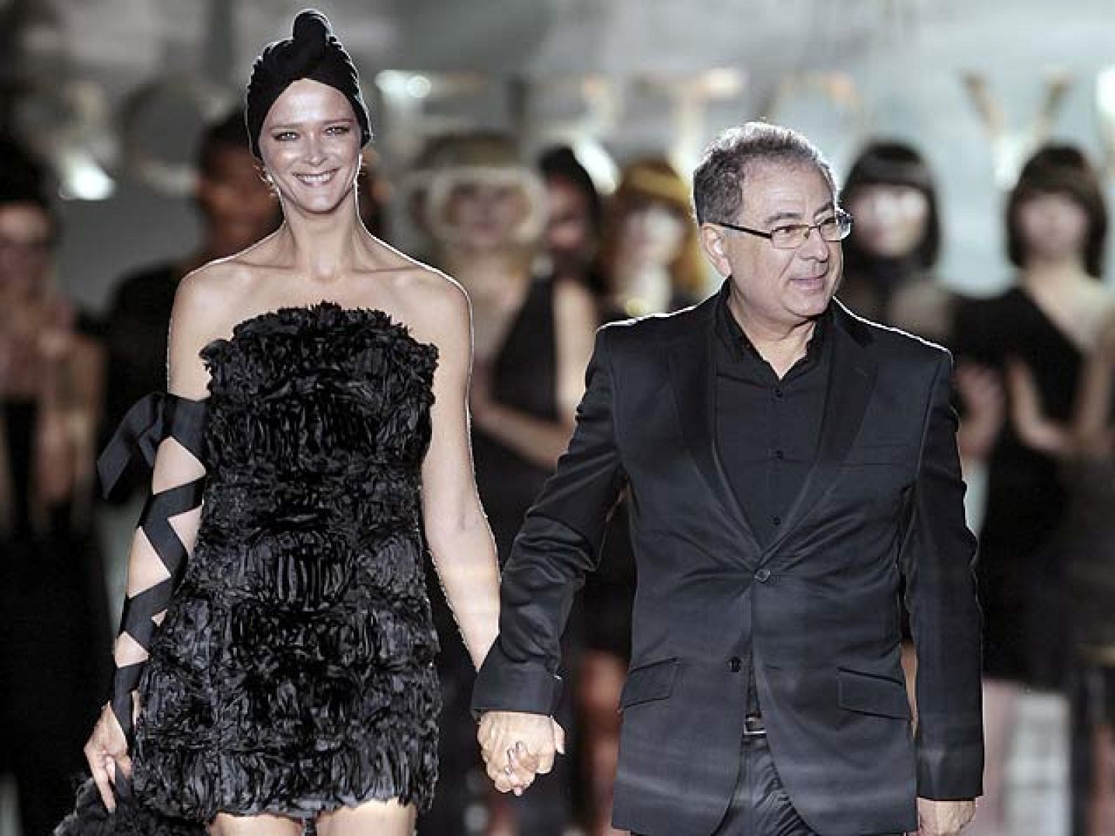 Más Gente - La primera vez - Roberto Verino