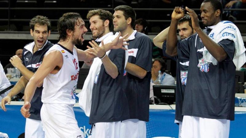 La selección española de baloncesto aprovecha la jornada de descanso previa a la gran final del Eurobasket contra Francia, un rival al que respetan a pesar de la contundente victoria de la segunda fase