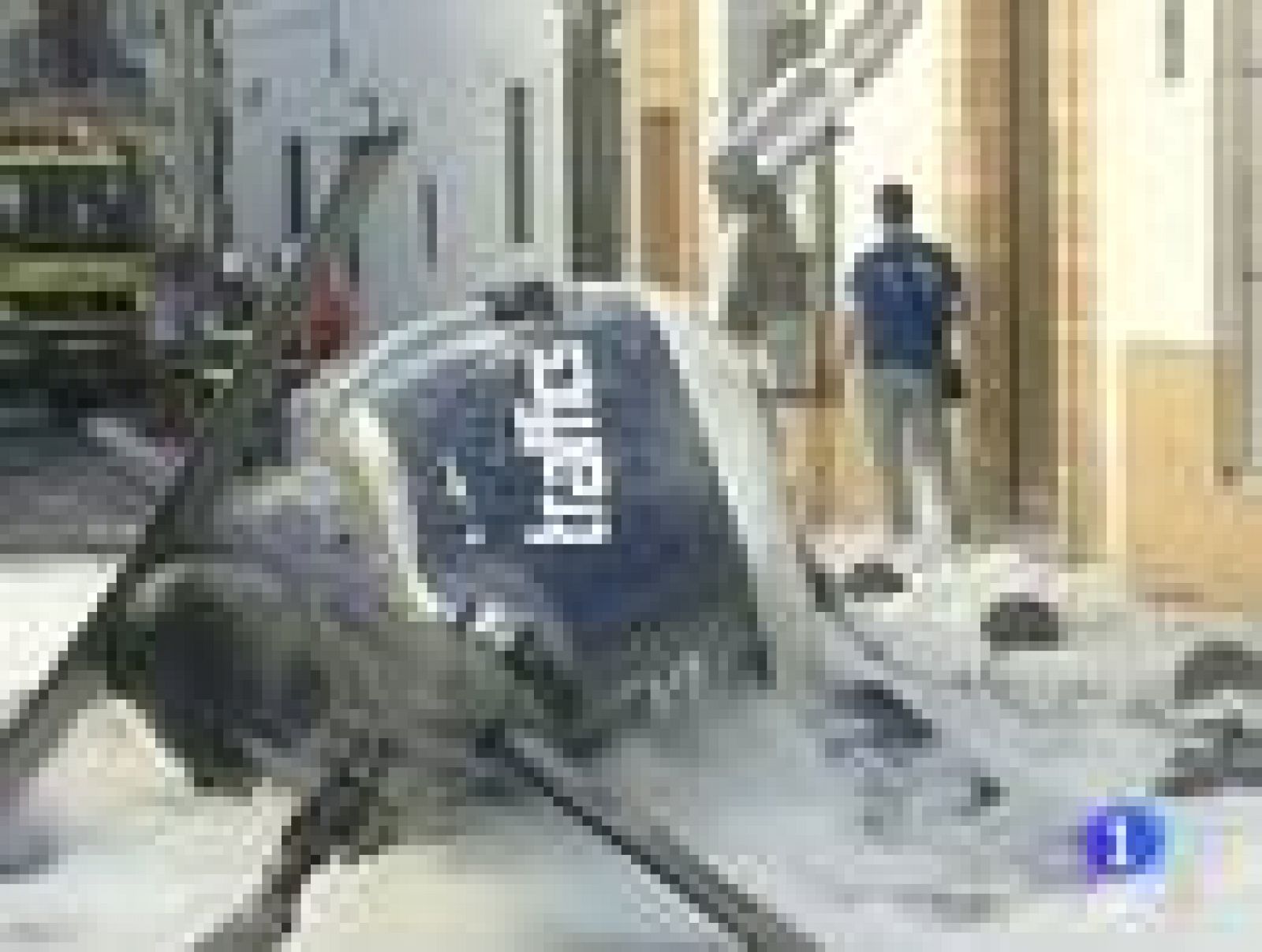 Tres heridas al caer un helicóptero en Cádiz
