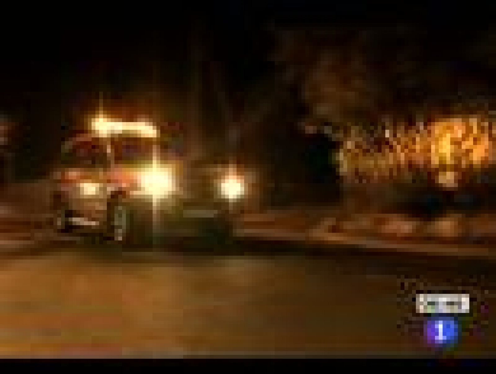 Evacuadas unas mil personas por un incendio forestal en Cala Llonga (Ibiza) | Ver