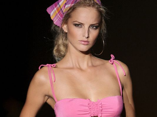 La vida al bies - El desfile de Guillermina Baeza en Madrid Fashion Week 2011