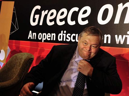 Telediario 1 - La 'troika' presiona a Grecia