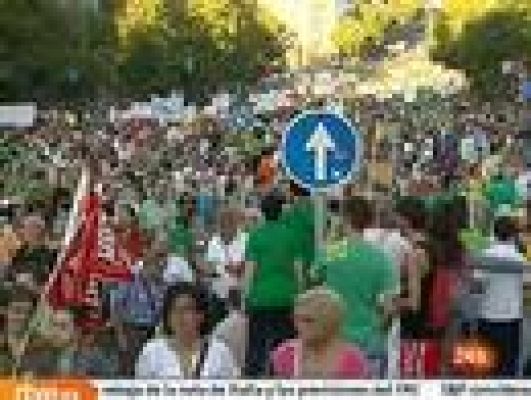 Los docentes protestan en Madrid antes de su segunda jornada de huelga