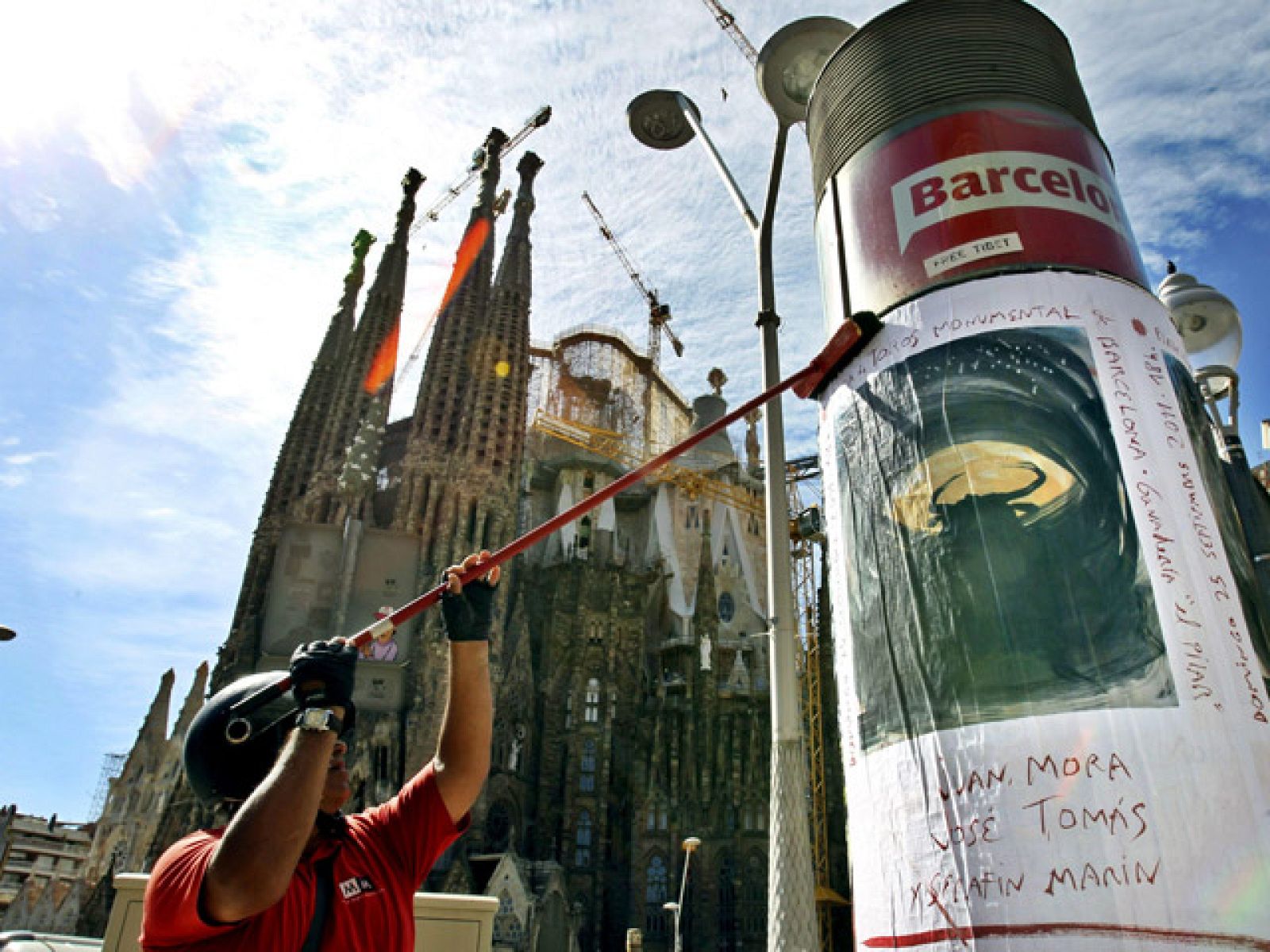 El cartel de la corrida de José Tomás diseñado por Barceló causa furor | Ver