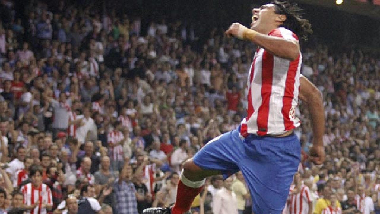 El delantero rojiblanco es la nueva estrella de la afición colchonera y ya ha hecho olvidar al 'Kun' Agüero, como asegura el propio presidente Enrique Cerezo