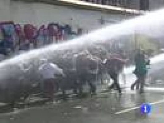 Telediario 1 - Continúan las protestas en Chile