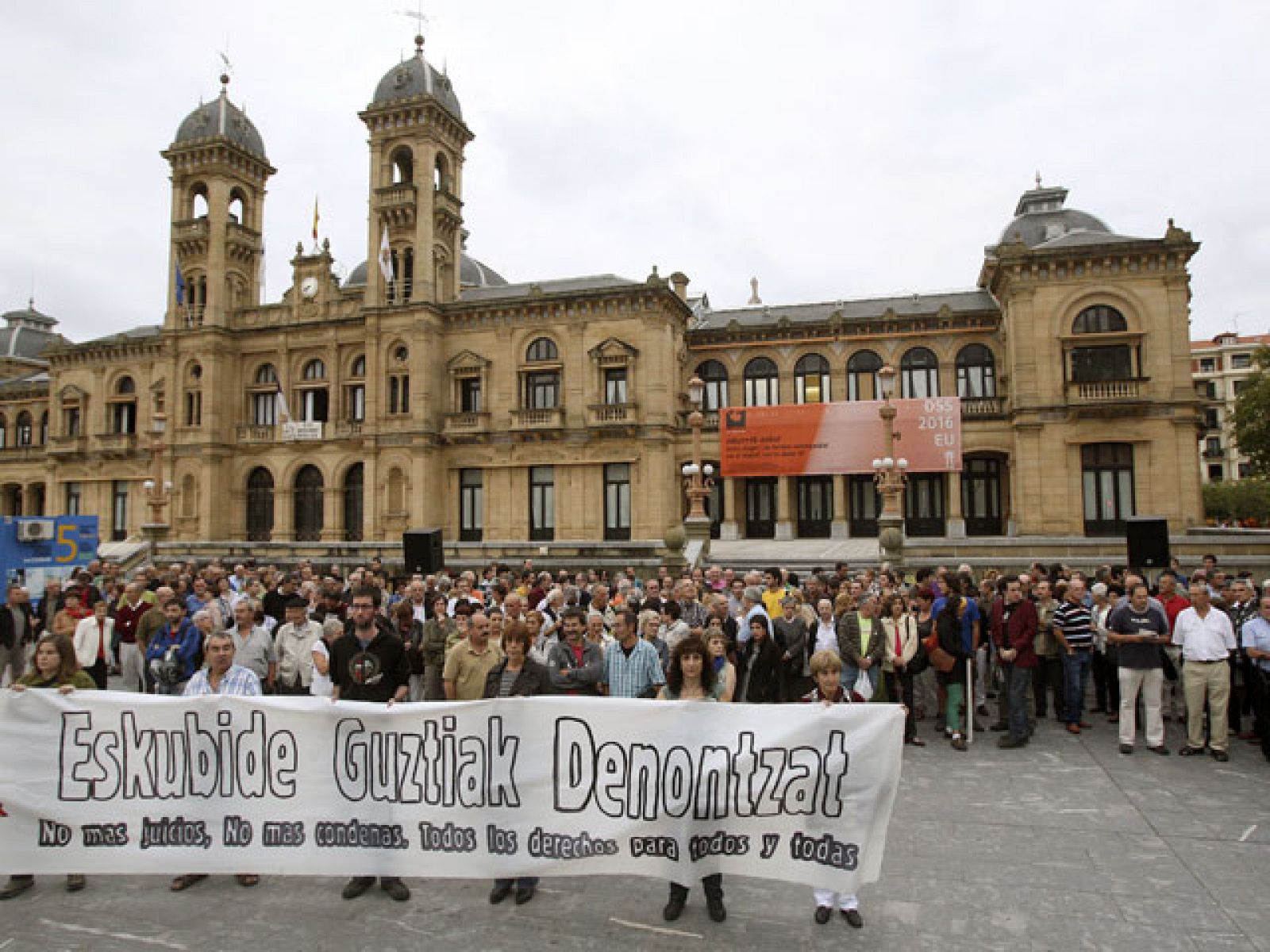 Los presos de ETA suscriben el abandono de la la lucha armada