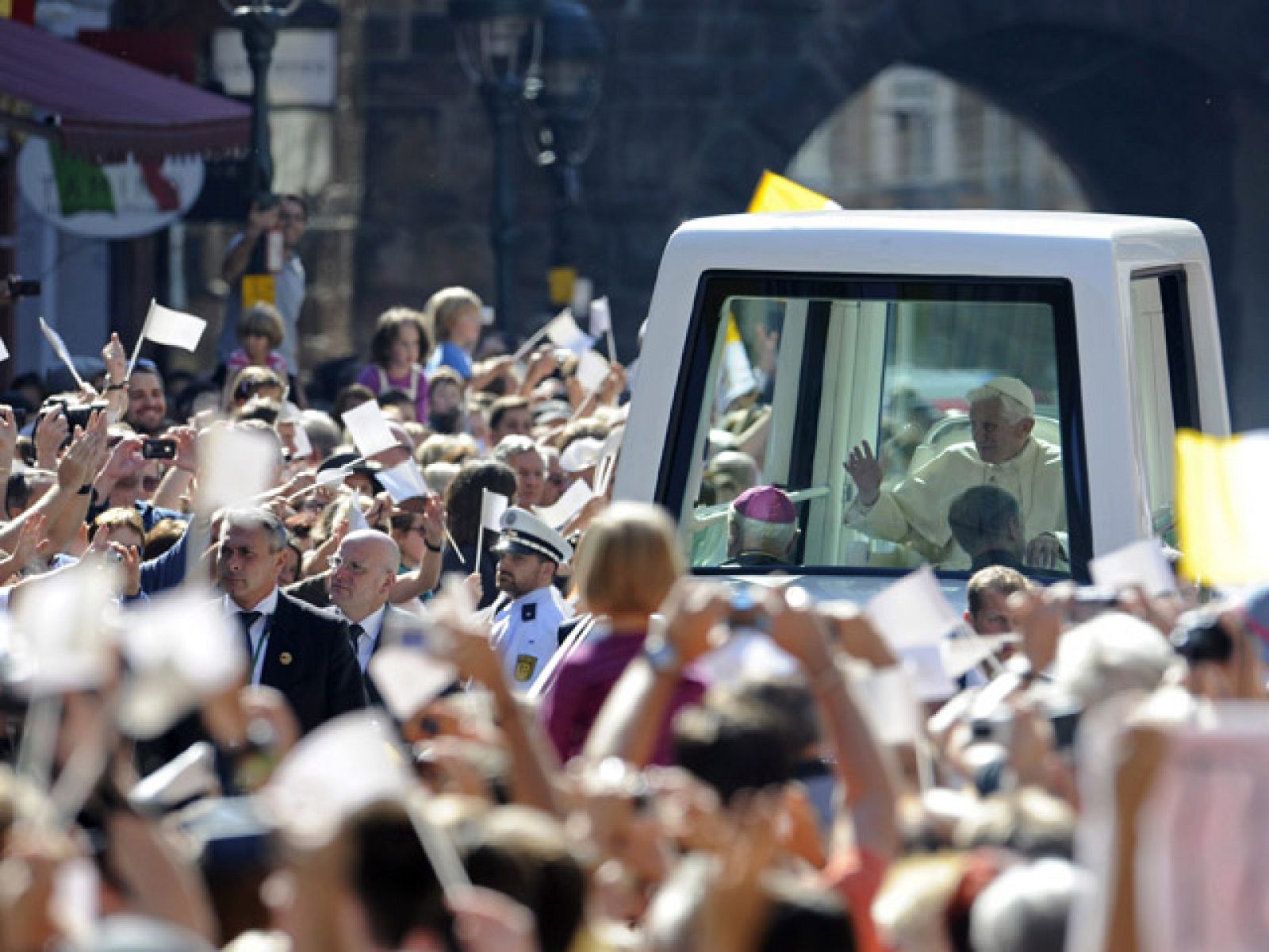  Incidente en la visita del Papa a Alemania