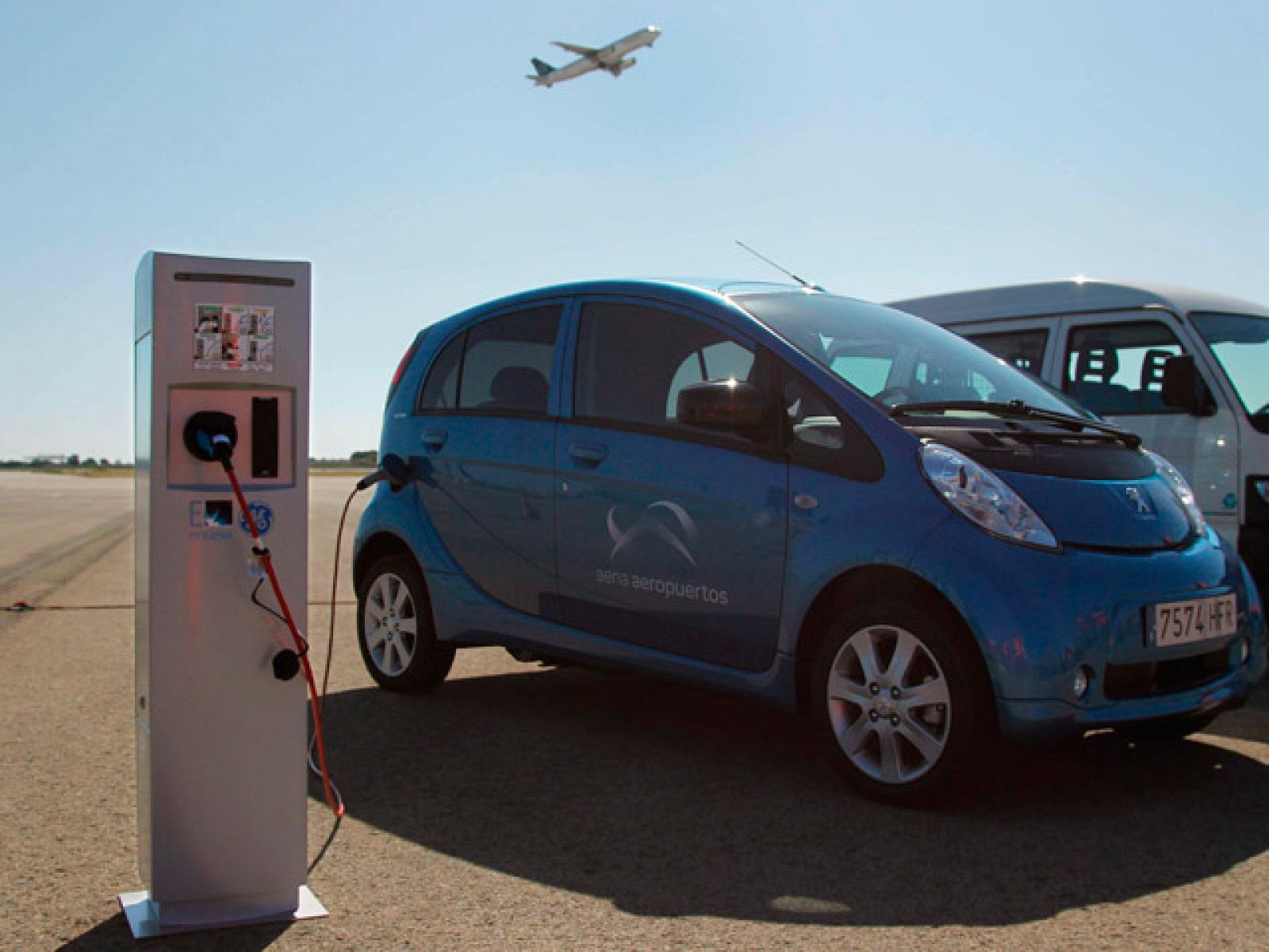 Presentación de las Ferro-lineras para la carga de coches eléctricos