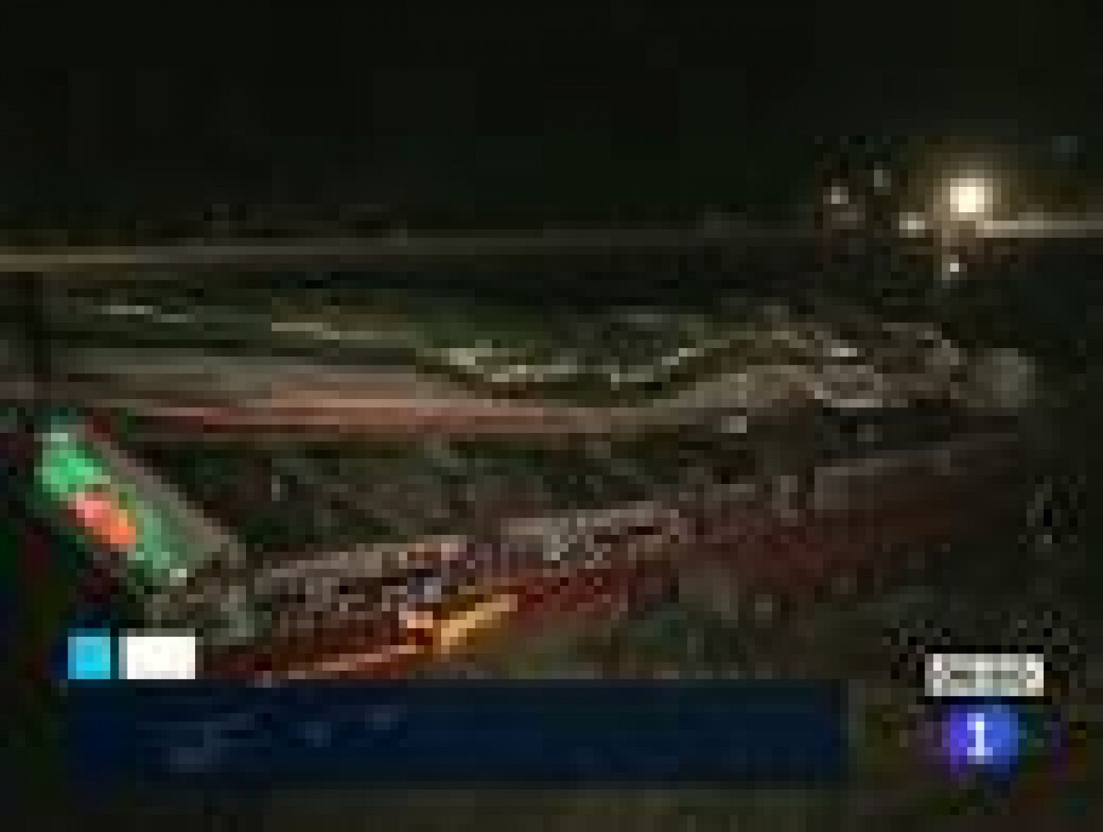 Al menos 30 muertos en el accidente de un autobús escolar en Pakistán | Ver