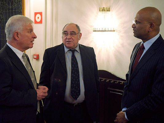 Telediario 1 - Un grupo de independientes se encargarán de verificar si ETA cumple con la tregua