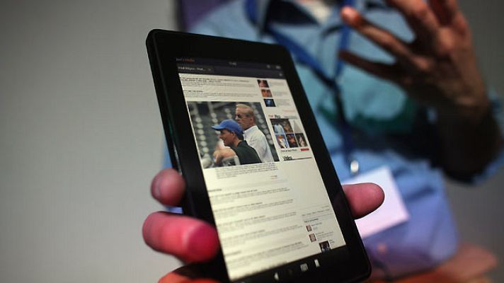 Telediario 1 - Sony y Amazon se enfrentan a Apple