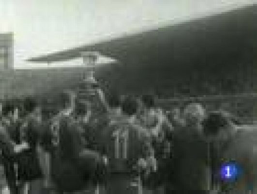 Telediario 1 - Kubala y Messi, magia en sus botas