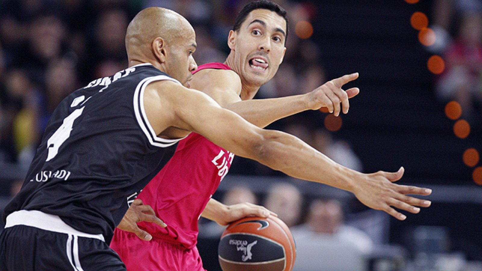 Baloncesto en RTVE: Caja Laboral, primer finalista  | RTVE Play