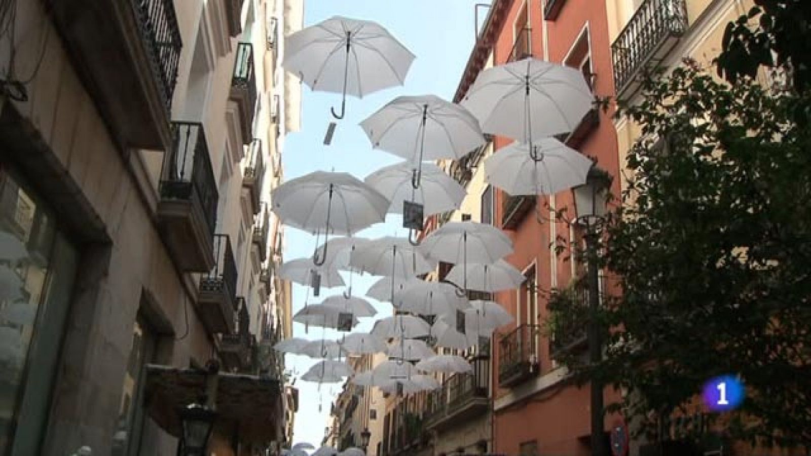 Mas Gente- La decoración sale a la calle en el Barrio de las Letras de Madrid