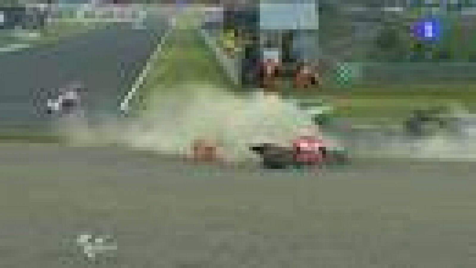 Rossi, al suelo y adiós a la carrera | Ver