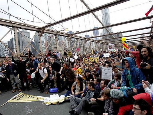 Detienen a 700 'indignados' en protestas en Nueva York