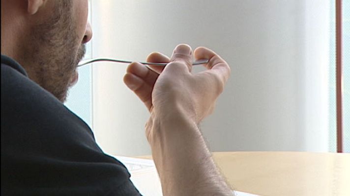 Telediario 1 - ¿Somos poco eficientes?