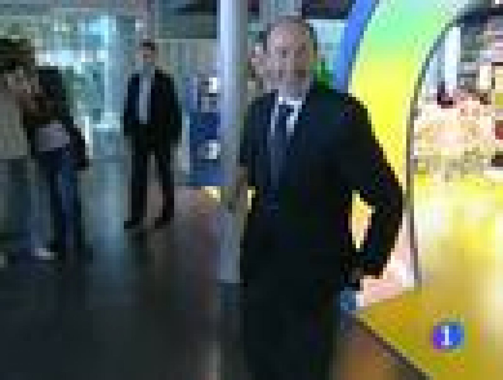 Rubalcaba defiende la subida de impuestos al tabaco y alcohol