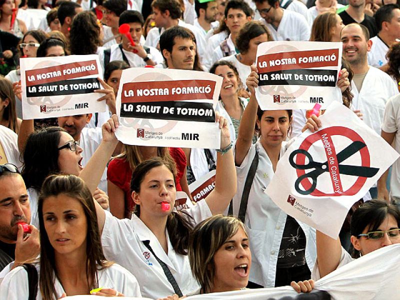  Los médicos catalanes dicen situación es insostenible al cerrar el 40% quirófanos