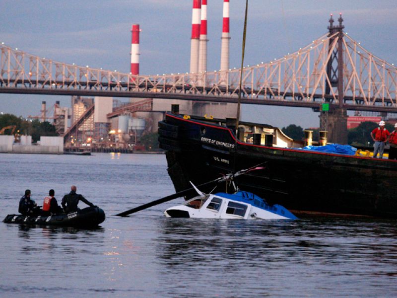 Un helicóptero se estrella en Nueva York
