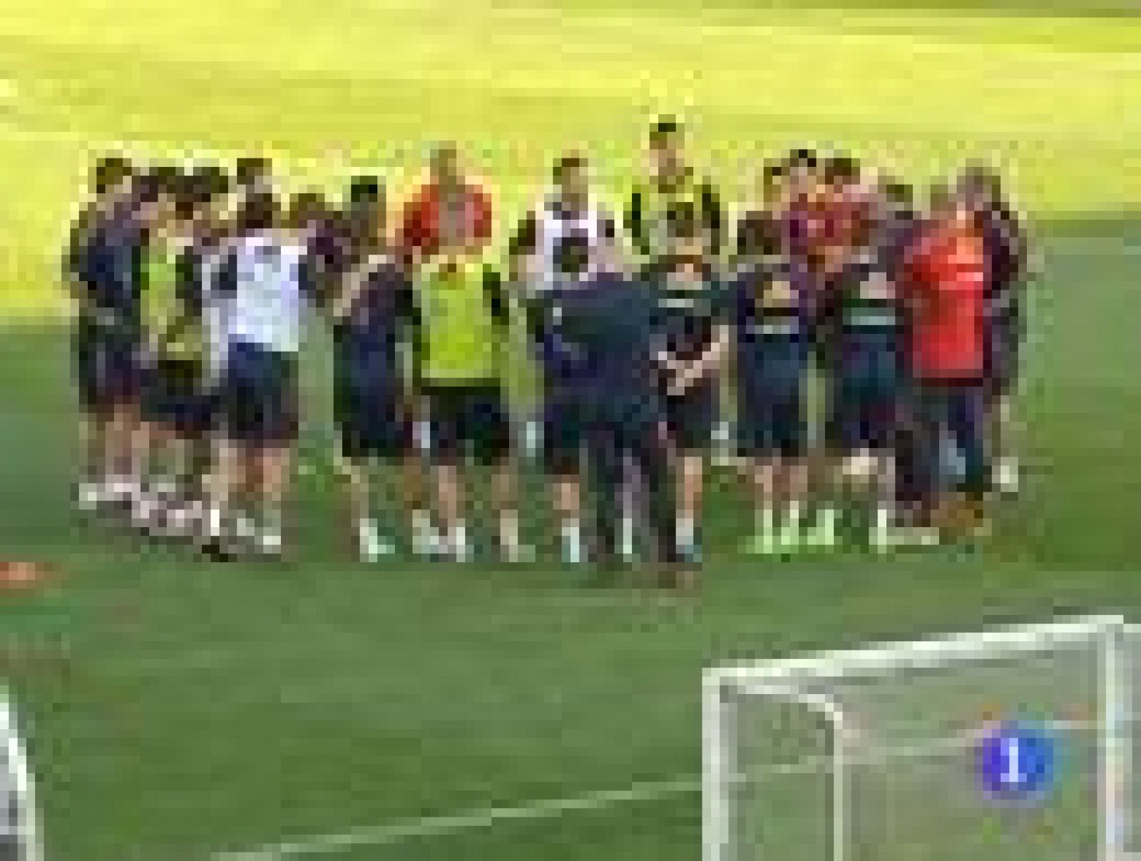 Villa no acaba el entrenamiento por precaución | Ver