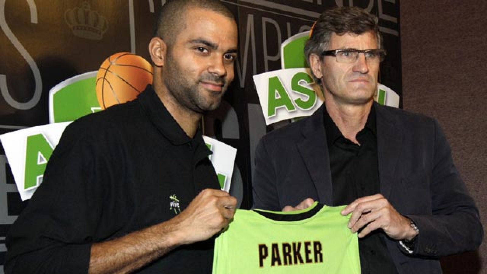 Con el cierre patronal aún sin desbloquear, algunas de las principales estrellas de la Liga estadounidense están buscando destino en las ligas europeas. Los hermanos Gasol ya entrenan con el Regal Barcelona