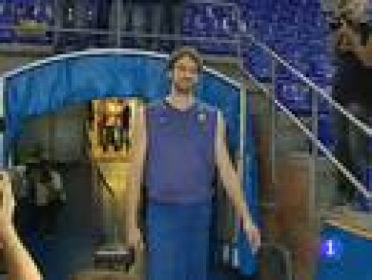 Telediario 1 - Los Gasol se entrenan con el Barça