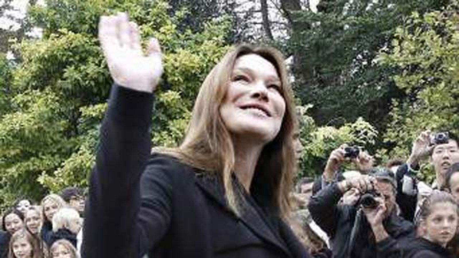 Más Gente - Carla Bruni está a punto de dar a luz
