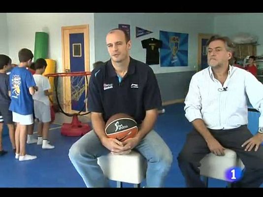 Telediario 1 - Estudiantes de ba-lon-ces-to