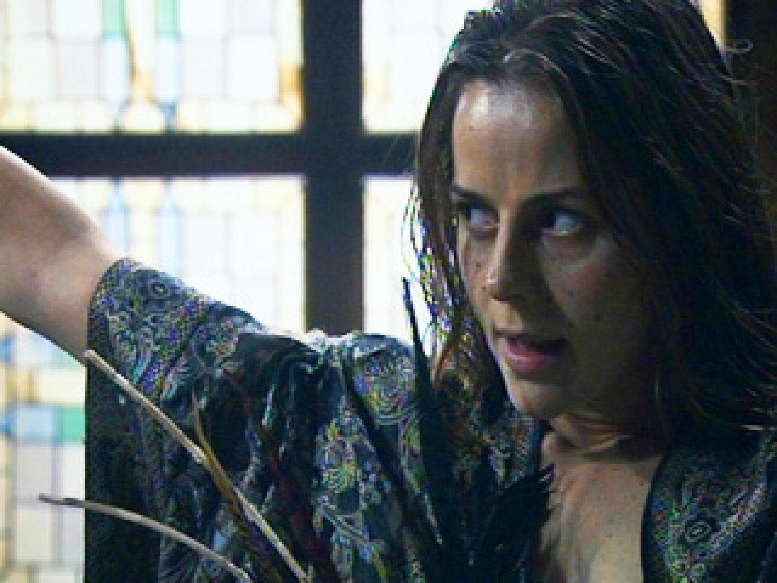 Águila Roja - Lucrecia intenta escapar del rey mongol | Ver