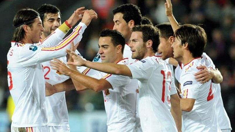 España vence a la República Checa