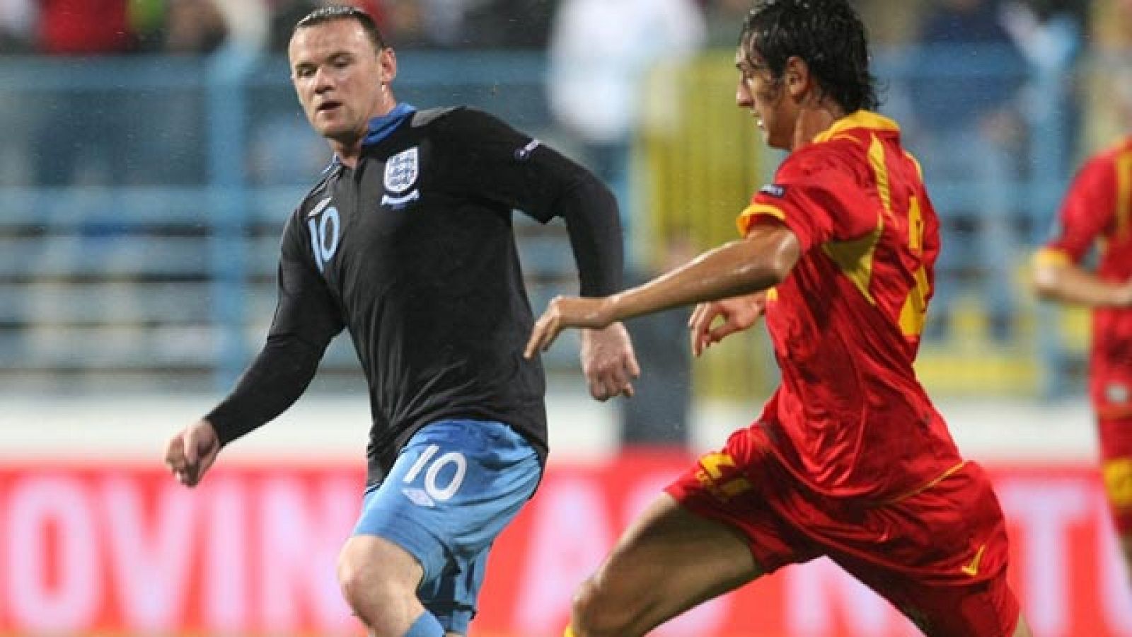 Inglaterra ha cerrado su pase a la ronda final de la Eurocopa 2012 con un empate en Montenegro (2-2), mientras que Francia, Grecia y Rusia salieron airosos de sus respectivos compromisos y dejaron la clasificación pendiente de ratificar el martes, en