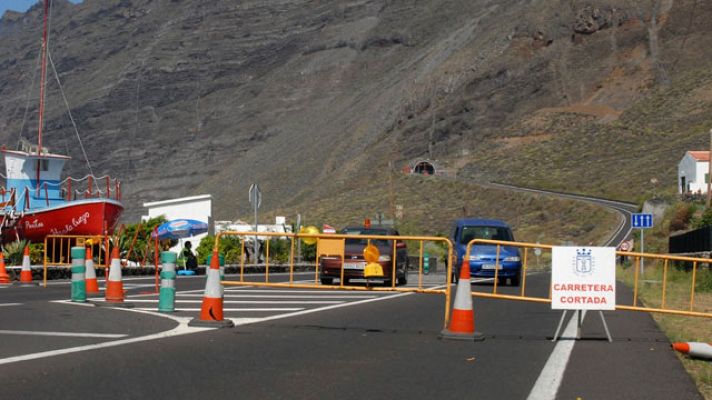 Telediario 1 - Posible erupción en el Hierro