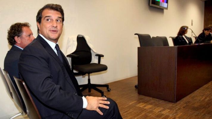 Telediario 1 - Laporta se sienta en el banquillo