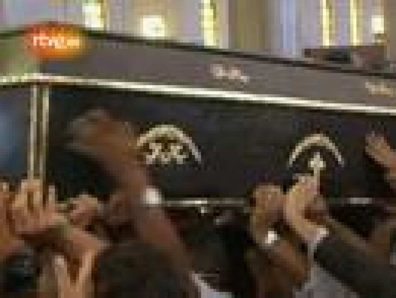 Sin programa: Tenso funeral de los coptos muertos en Egipto | RTVE Play