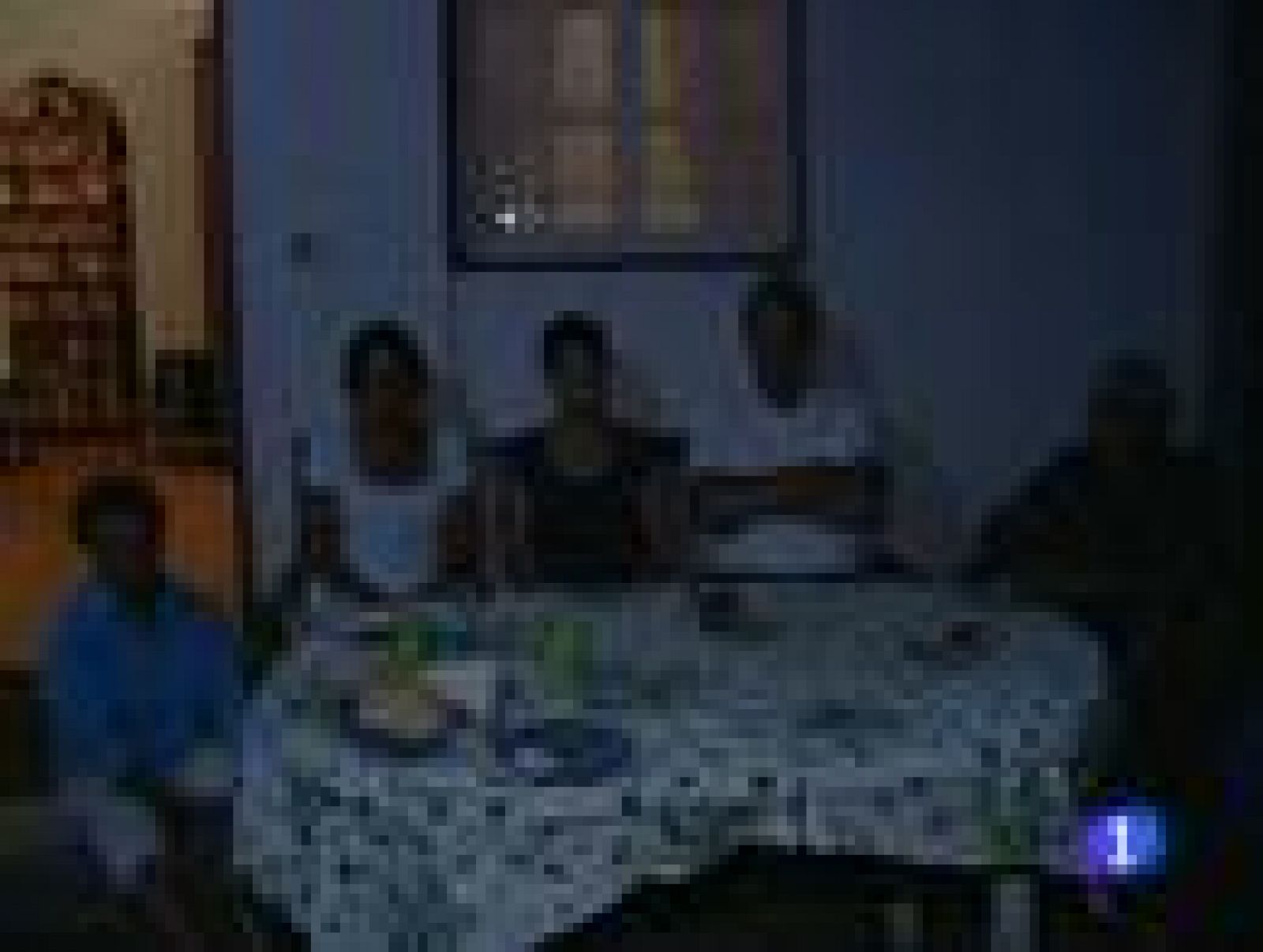 Telediario 1: Vecinos desalojados en el Hierro | RTVE Play