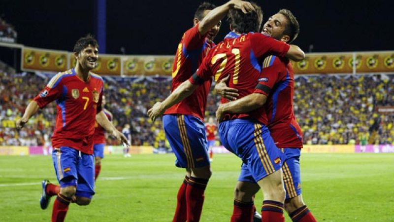 España lo borda ante Escocia 