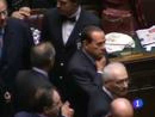 Telediario 1 - Berlusconi se enfrenta a otra cuestión de confianza