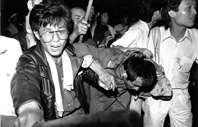   La corresponsal del TVE, Rosa María Calaf, en el 19 aniversario de la matanza de la plaza de Tiananmen.