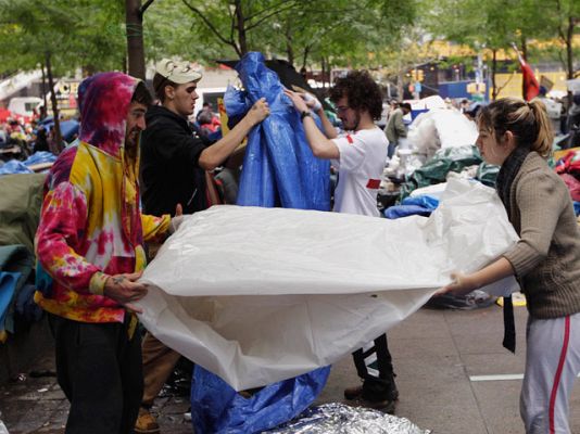Informativo 24h - Los 'indignados' de Nueva York se niegan a desalojar el parque que ocupan